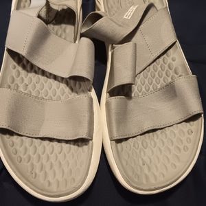 Crocs Lite Ride Sandals Size 9